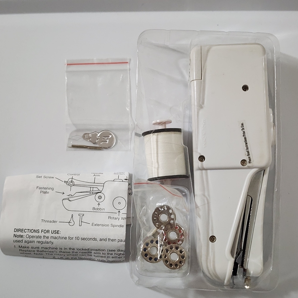 Handy Stitch Handheld Sewing Machine Uses Batteries Portable Cordess - Picture 7 of 7